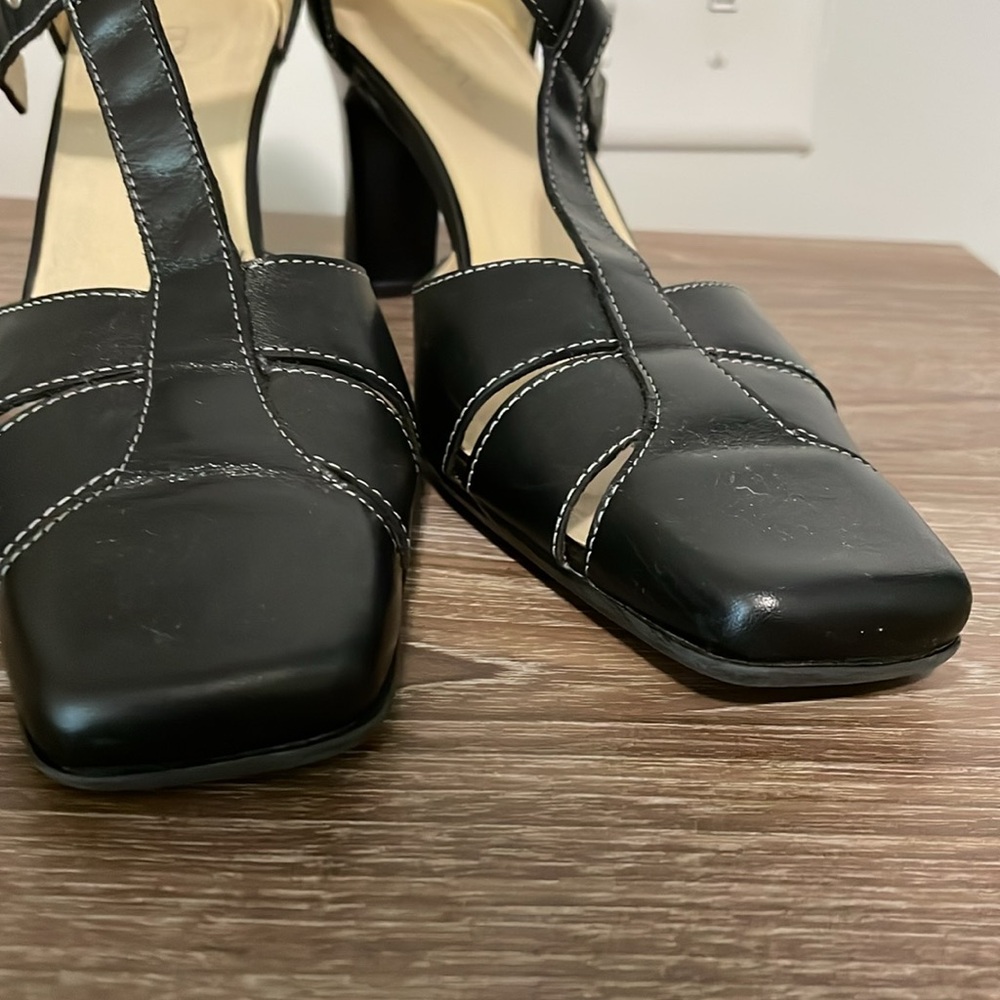 Connie Shoes Medium Heels Size 10 Black Old-Style Vibe TStrap Capsule Academia